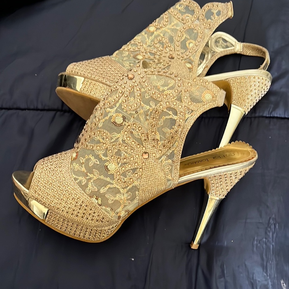 Gold Heels great for date night special occasions and more.